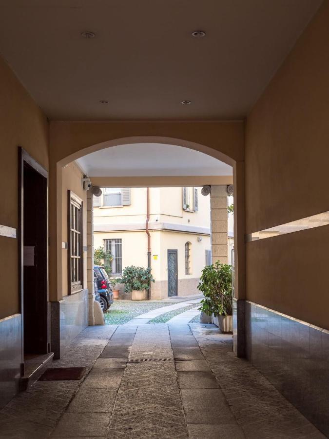 The Best Rent - Studio Nearby Sant'Agostino Metro Milano Exteriör bild